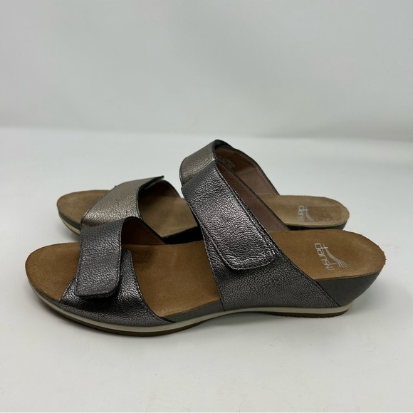 Dansko Gold and Silver Slip On Wedge Sandals Size 40 **please read** - Picture 6 of 10